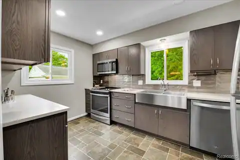 4419 Beverly Court, Royal Oak, MI 48073 — photo 10