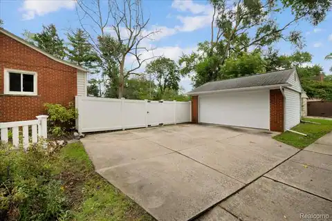 4419 Beverly Court, Royal Oak, MI 48073 — photo 20