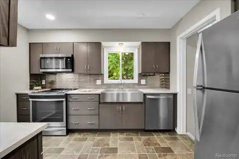 4419 Beverly Court, Royal Oak, MI 48073 — photo 9