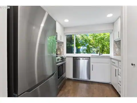118 N HAYDEN BAY DR, Portland, OR 97217 — photo 11
