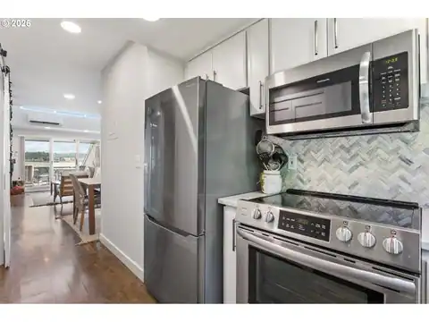 118 N HAYDEN BAY DR, Portland, OR 97217 — photo 17