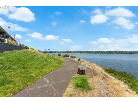 118 N HAYDEN BAY DR, Portland, OR 97217 — photo 41