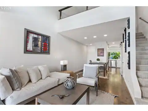 118 N HAYDEN BAY DR, Portland, OR 97217 — photo 6