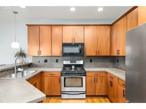 4933 SE LUCAS CT, Milwaukie, OR 97267 — photo 8