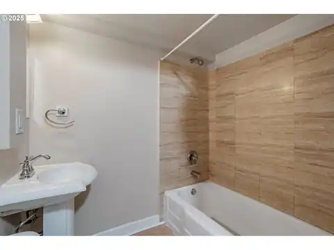 1205 SW CARDINELL DR #704, Portland, OR 97201 — photo 15