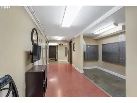 1205 SW CARDINELL DR #704, Portland, OR 97201 — photo 4