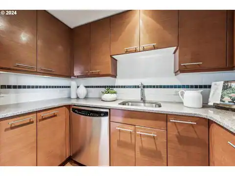 1500 SW 11TH AVE #2105, Portland, OR 97201 — photo 9