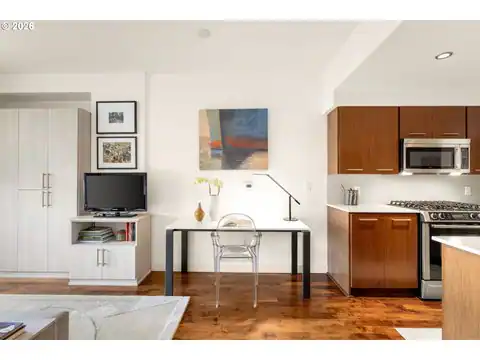1310 NW NAITO PKWY #200, Portland, OR 97209 — photo 4