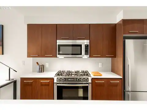 1310 NW NAITO PKWY #200, Portland, OR 97209 — photo 7