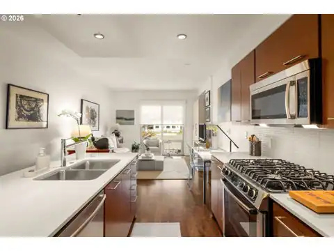 1310 NW NAITO PKWY #200, Portland, OR 97209 — photo 8