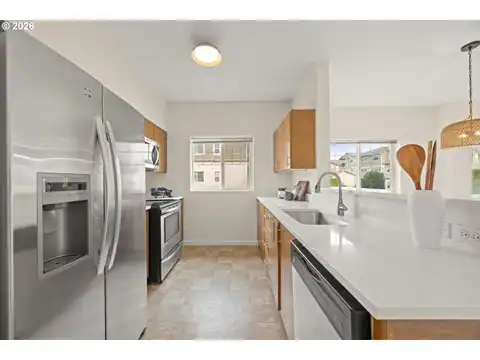 590 NW LOST SPRINGS TER #401, Portland, OR 97229 — photo 11