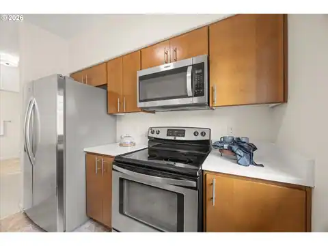 590 NW LOST SPRINGS TER #401, Portland, OR 97229 — photo 12