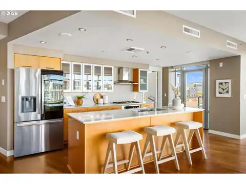 1310 NW NAITO PKWY #701, Portland, OR 97209 — photo 35