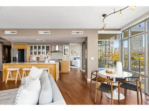 1310 NW NAITO PKWY #701, Portland, OR 97209 — photo 6