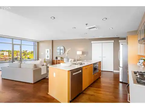1310 NW NAITO PKWY #701, Portland, OR 97209 — photo 9