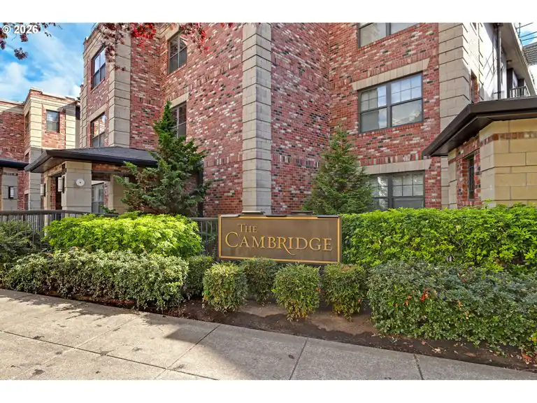 2454 NW WESTOVER RD #A-303, Portland, OR 97210