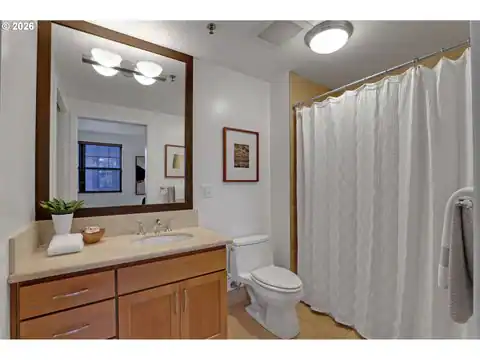 2454 NW WESTOVER RD #A-303, Portland, OR 97210 — photo 10
