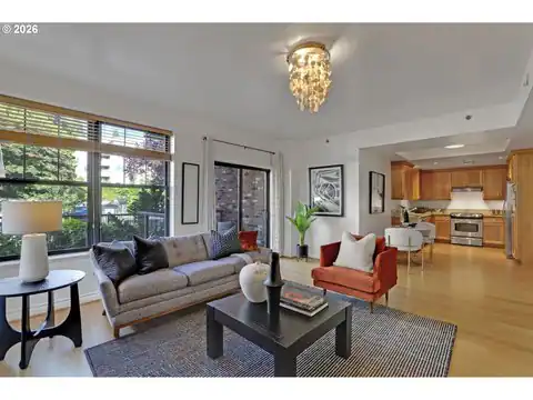 2454 NW WESTOVER RD #A-303, Portland, OR 97210 — photo 4