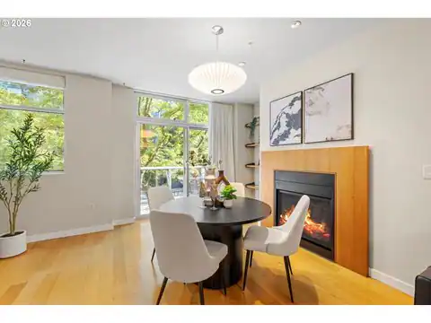 819 S PENNOYER ST, Portland, OR 97239 — photo 15