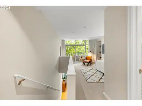 819 S PENNOYER ST, Portland, OR 97239 — photo 20