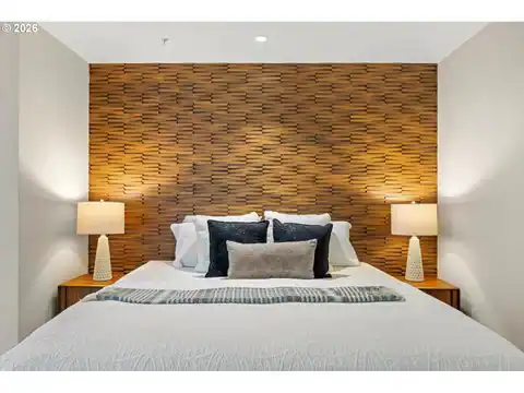 819 S PENNOYER ST, Portland, OR 97239 — photo 22