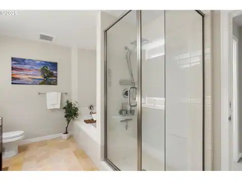 819 S PENNOYER ST, Portland, OR 97239 — photo 28