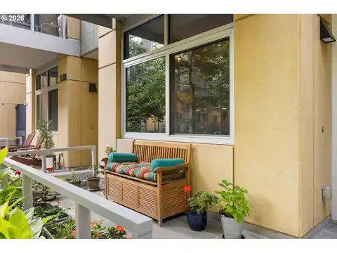 819 S PENNOYER ST, Portland, OR 97239 — photo 33