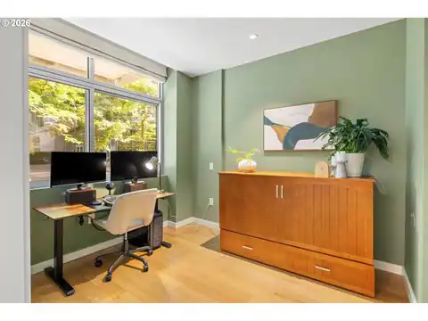 819 S PENNOYER ST, Portland, OR 97239 — photo 5