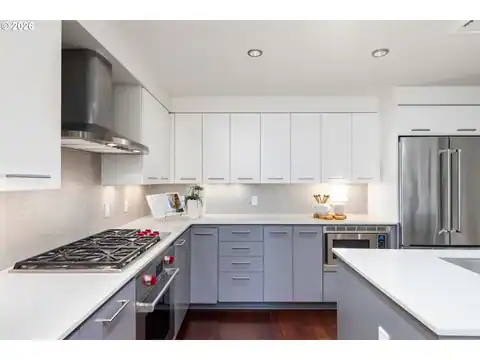 1310 NW NAITO PKWY #805, Portland, OR 97209 — photo 10
