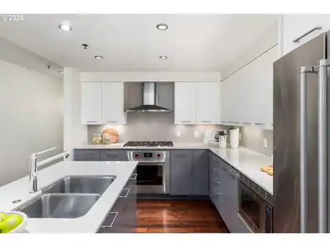 1310 NW NAITO PKWY #805, Portland, OR 97209 — photo 11