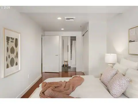 1310 NW NAITO PKWY #805, Portland, OR 97209 — photo 21