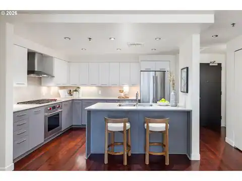 1310 NW NAITO PKWY #805, Portland, OR 97209 — photo 8
