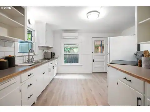 1411 SW HALL ST, Portland, OR 97201 — photo 12