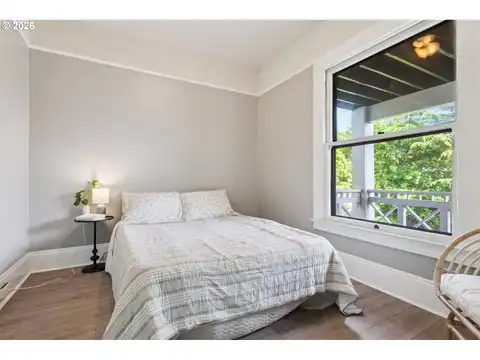 1411 SW HALL ST, Portland, OR 97201 — photo 8