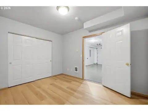 400 SE 2ND ST, Troutdale, OR 97060 — photo 14