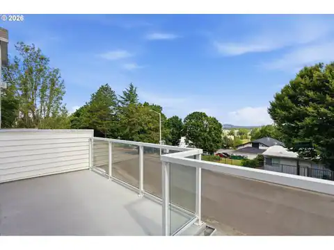 400 SE 2ND ST, Troutdale, OR 97060 — photo 2