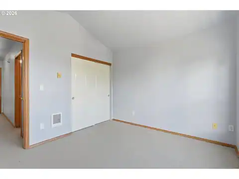400 SE 2ND ST, Troutdale, OR 97060 — photo 22