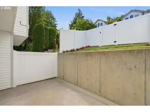 400 SE 2ND ST, Troutdale, OR 97060 — photo 27