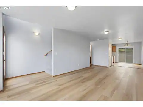 400 SE 2ND ST, Troutdale, OR 97060 — photo 5