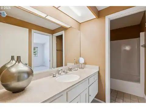 1325 BONNIEBRAE DR, Lake Oswego, OR 97034 — photo 25
