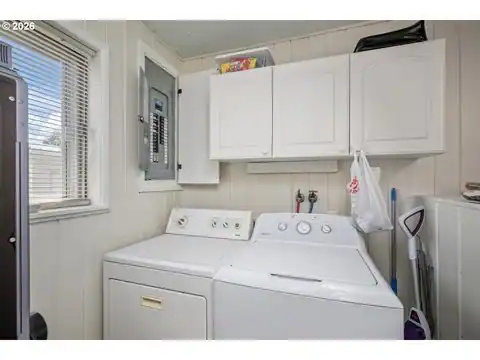 12011 SE MARKET ST, Portland, OR 97216 — photo 12