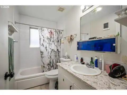 12011 SE MARKET ST, Portland, OR 97216 — photo 14