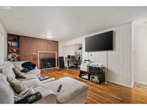 12011 SE MARKET ST, Portland, OR 97216 — photo 17