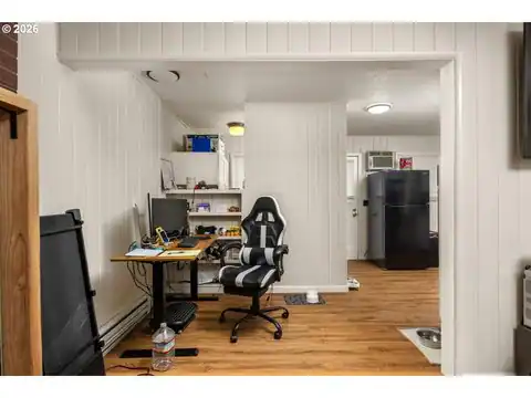 12011 SE MARKET ST, Portland, OR 97216 — photo 18