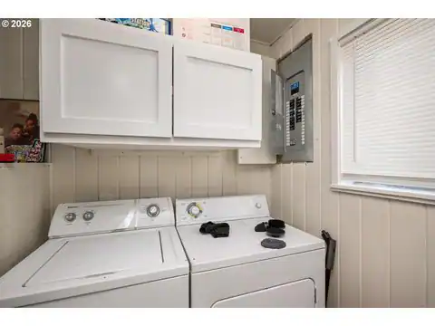 12011 SE MARKET ST, Portland, OR 97216 — photo 21