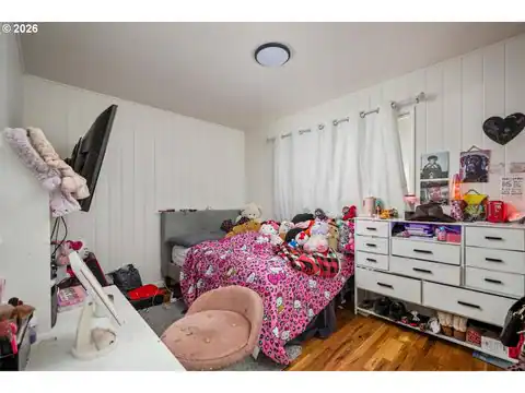 12011 SE MARKET ST, Portland, OR 97216 — photo 22