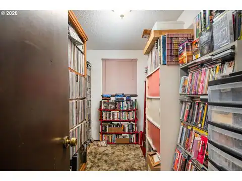 12011 SE MARKET ST, Portland, OR 97216 — photo 30