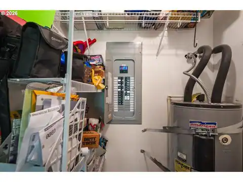 12011 SE MARKET ST, Portland, OR 97216 — photo 34