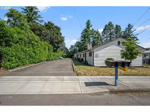 12011 SE MARKET ST, Portland, OR 97216 — photo 4