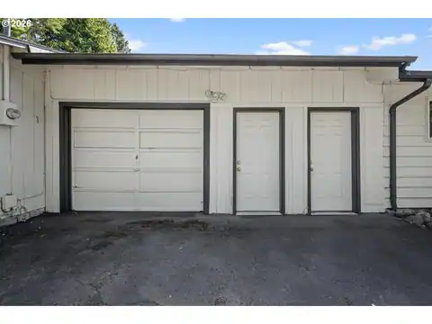 12011 SE MARKET ST, Portland, OR 97216 — photo 40